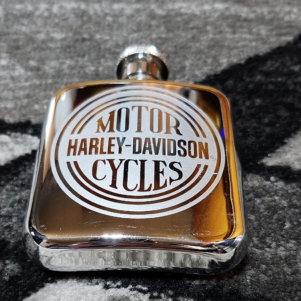 HARLEY DAVIDSON ENGRAVED CIRCLE HD LOGO STAINLESS STEEL HIP FLASK